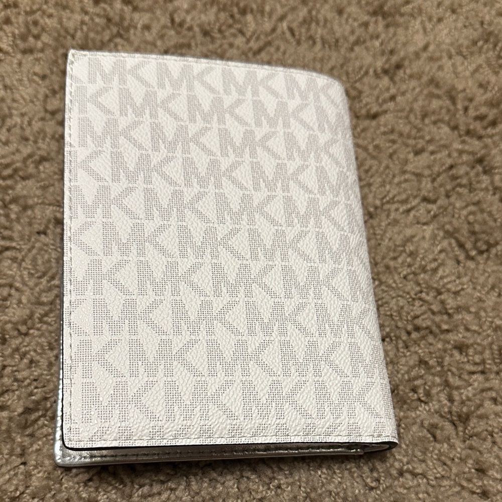 Michael Kors white and silver Travel Passport Cover - Picture 3 of 3